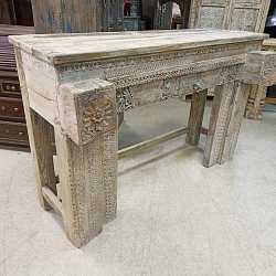 Консоль "Старый стиль", массив дерева с ручной резьбой