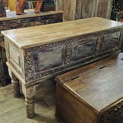 Сундук на ножках "Колониальный Стиль", массив дерева с ручной резьбой