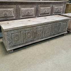 Сундук "Колониальный Стиль", массив дерева с ручной резьбой